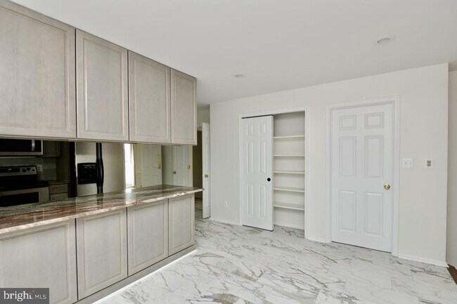 Building Photo - 8614 Oak Chase Cir