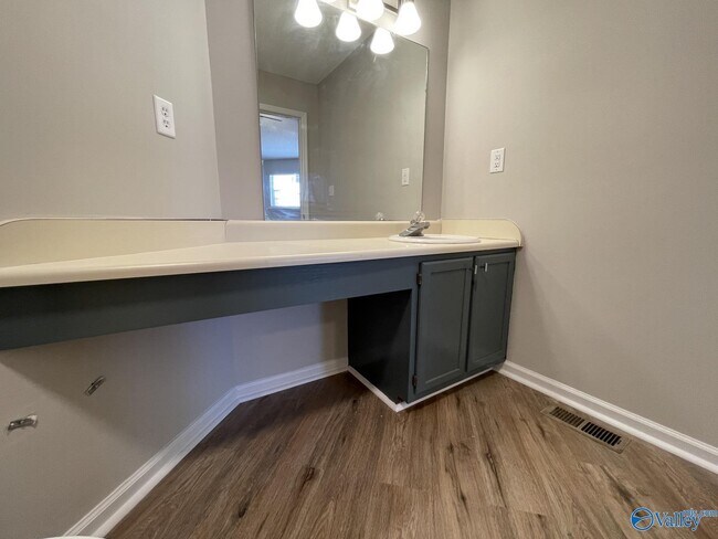 Building Photo - 1085 Stones Throw Dr NW