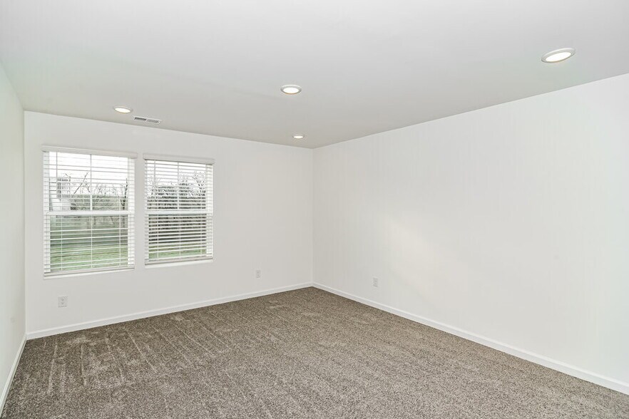 Building Photo - 249 W Millbrook Dr