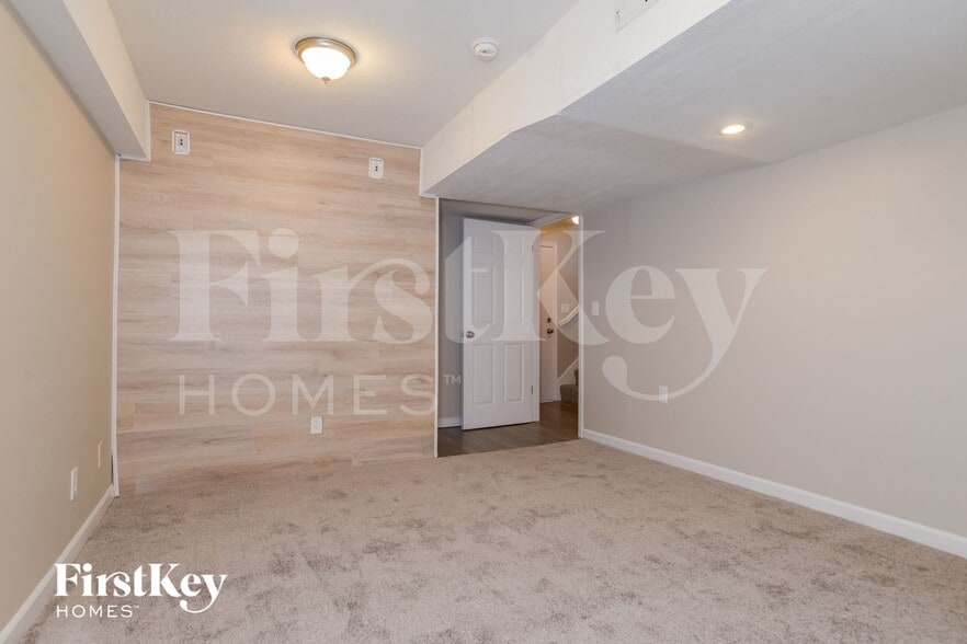 Building Photo - 3909 NW 78th St