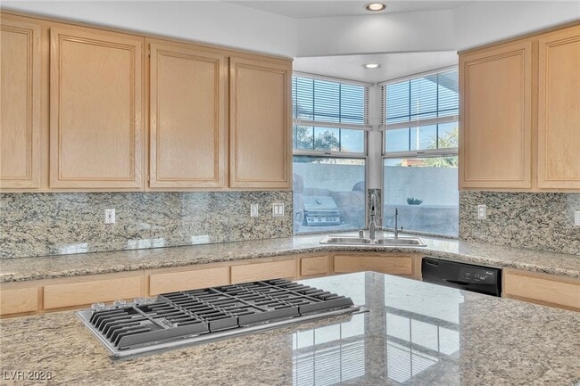 Building Photo - 3986 Windansea St