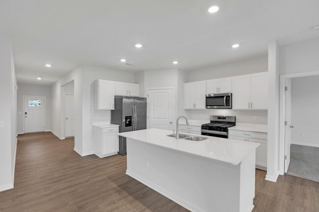 Building Photo - 539 Darliene Dr