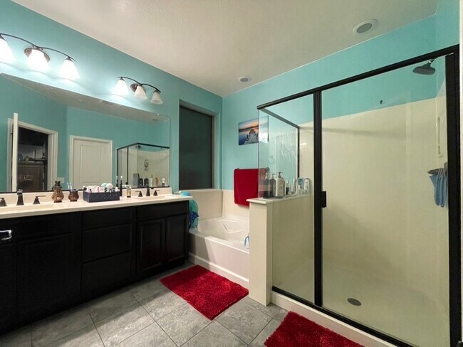 Master bathroom - 13100 N 91st Dr