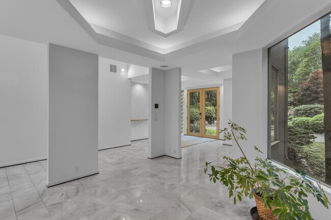 Building Photo - 4 Landmark Terrace