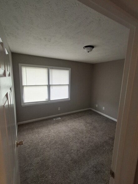Building Photo - 804 Zadock Dr