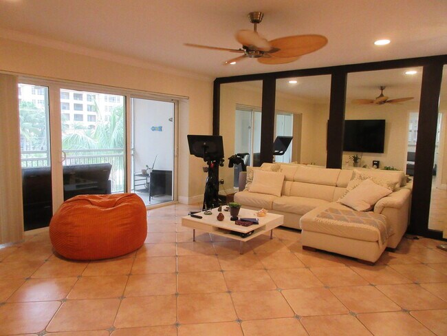 Building Photo - 2501 S Ocean Blvd