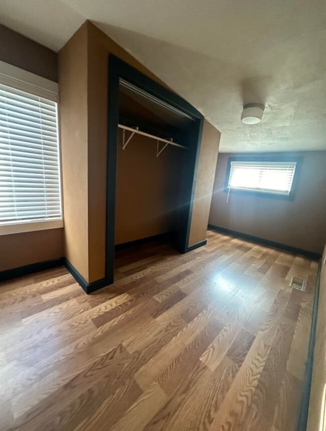 Building Photo - 513 Kaufmann Ave