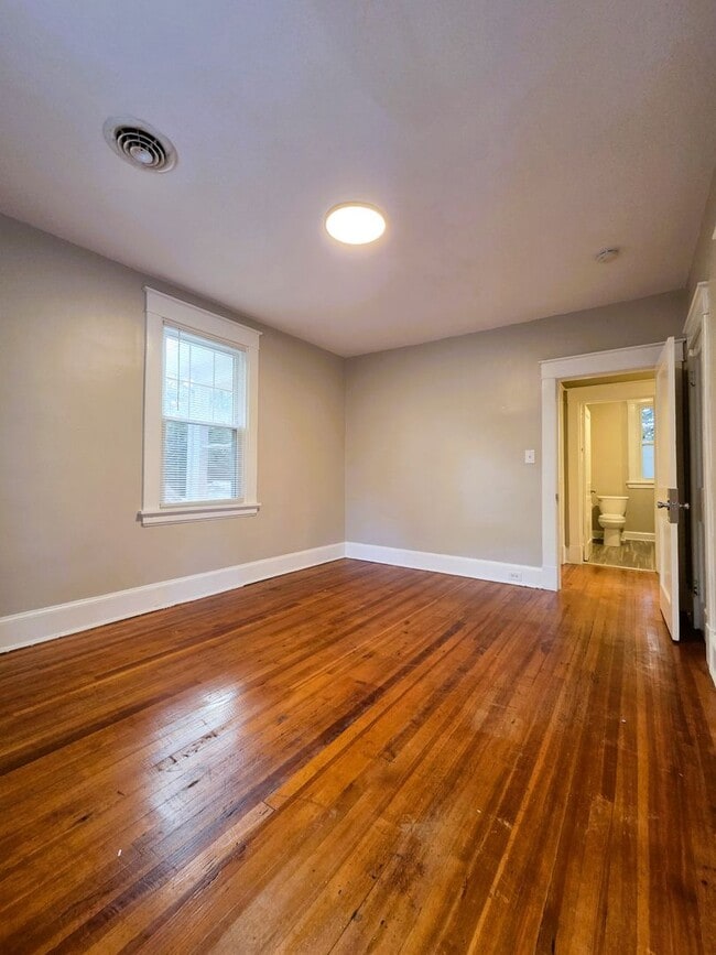 Building Photo - Renovated stately brick home in Forest Hil...