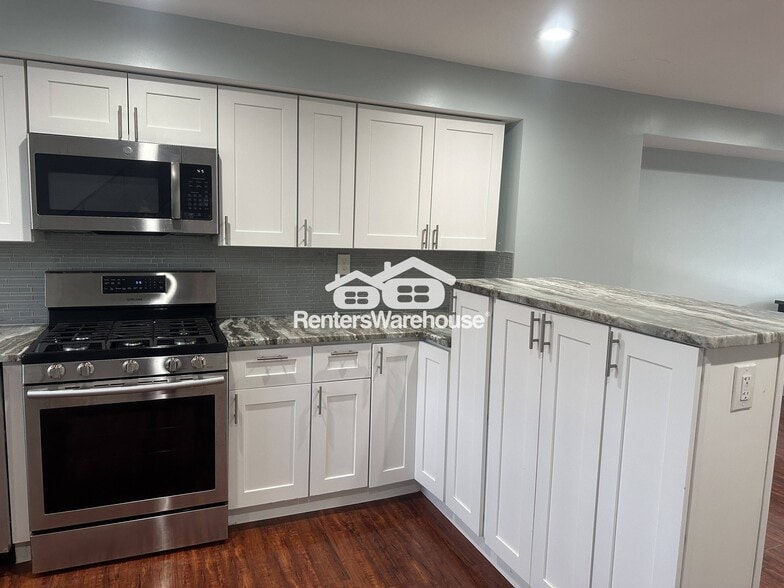 Building Photo - 4045 St Monica Dr