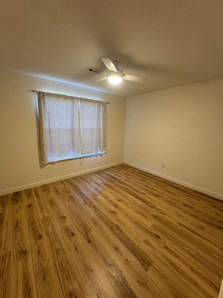 Building Photo - 1402 SE 22nd St