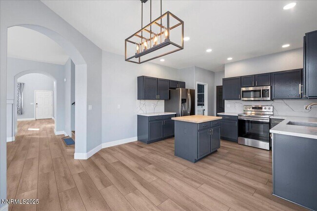 Building Photo - 2220 Signa Dr