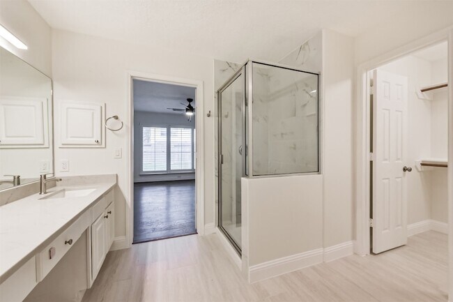 Building Photo - 9202 Bayou Bluff Dr