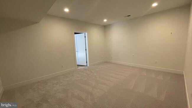 Building Photo - 24827 Yellow Poplar Pl