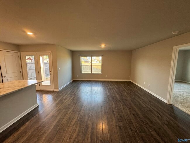 Building Photo - 117 Hank Ct