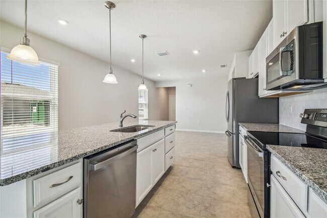 Building Photo - 11896 Thorncrest Dr