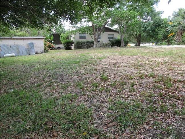 Building Photo - Duplex