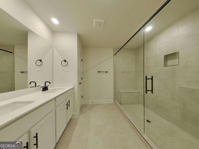 Building Photo - 615 Cantrell Dr