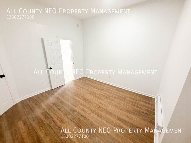 Building Photo - 2649 E 110th St