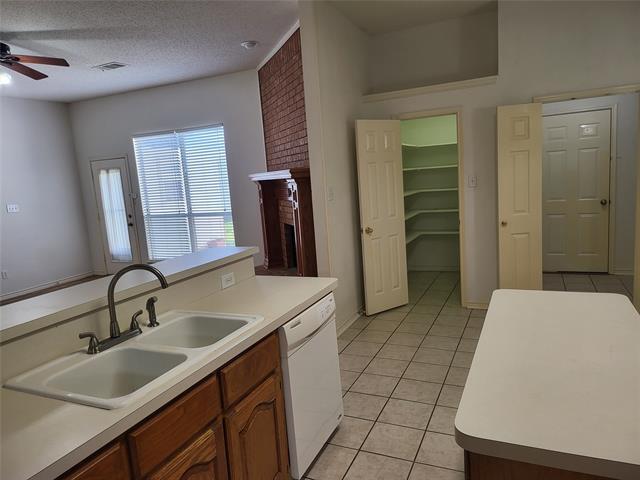 Building Photo - 429 Oakhurst Dr