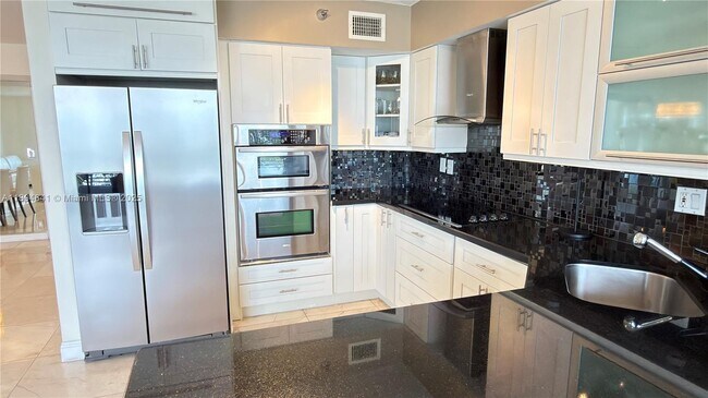 Building Photo - 3530 Mystic Pointe Dr