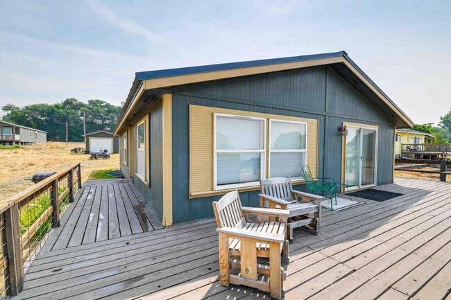 Building Photo - 37458 Modoc Point Rd