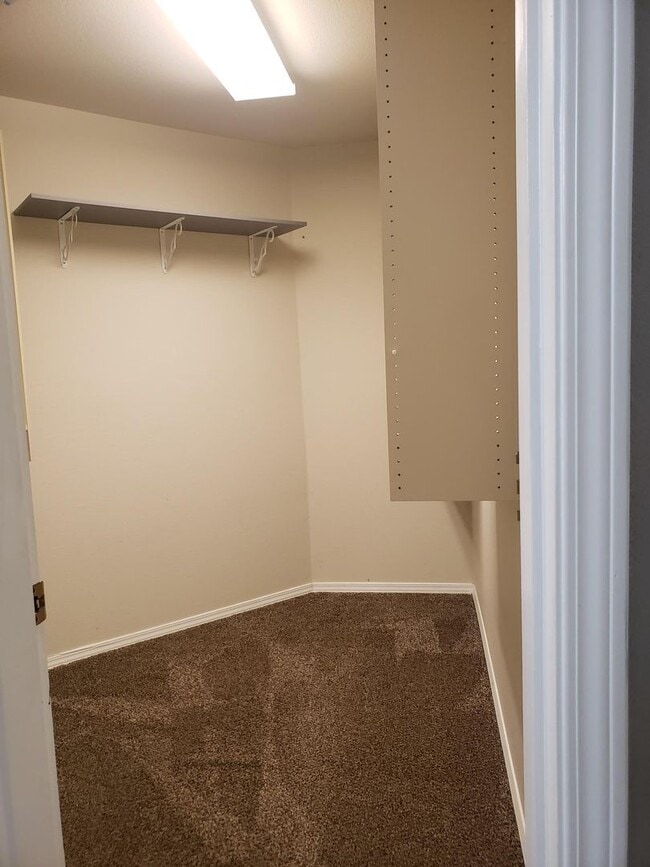 Building Photo - Beautiful Home in Quiet Cul-de-sac!