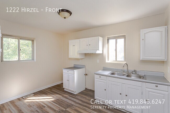 Building Photo - 1222 Hirzel-Front