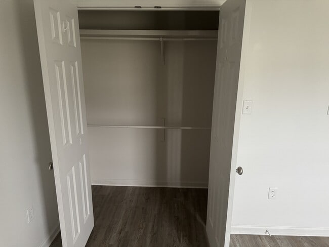 Building Photo - 945 Wineberry Rd