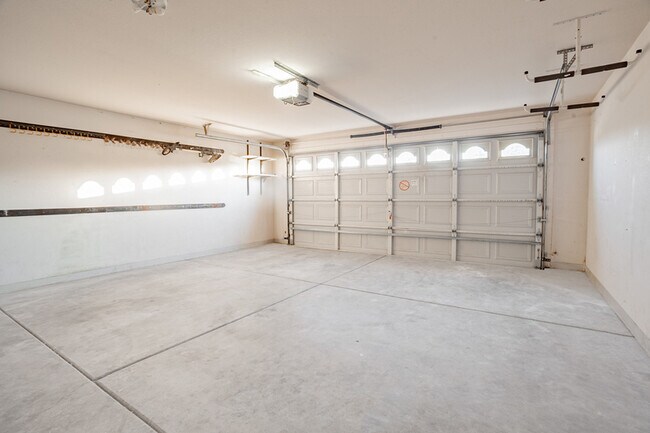 Building Photo - 6590 Tuzigoot Way