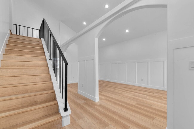 Building Photo - 196 E Water Ln