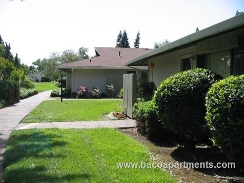 Building Photo - Villa East Apartments