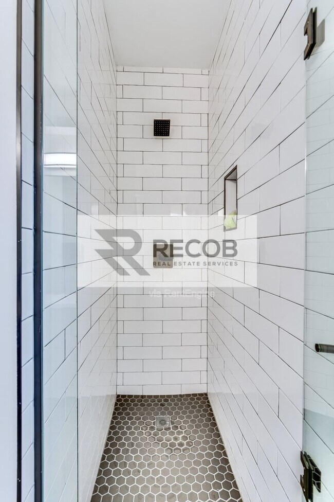 Building Photo - 4506 Moraga Ave