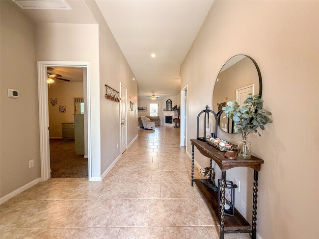 Building Photo - 2513 Kaman Ln