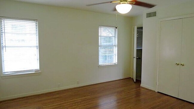 Building Photo - 2814 Chiswell St