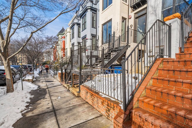 Building Photo - Comfort in Motion: Adams Morgan Apartment