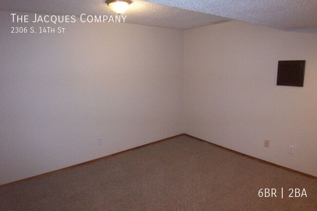 Building Photo - 2306 S 14th St