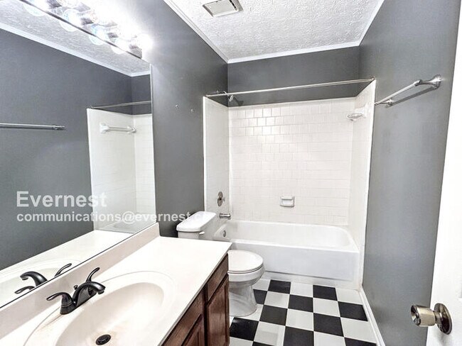 Building Photo - 4010 Birchwood Cove