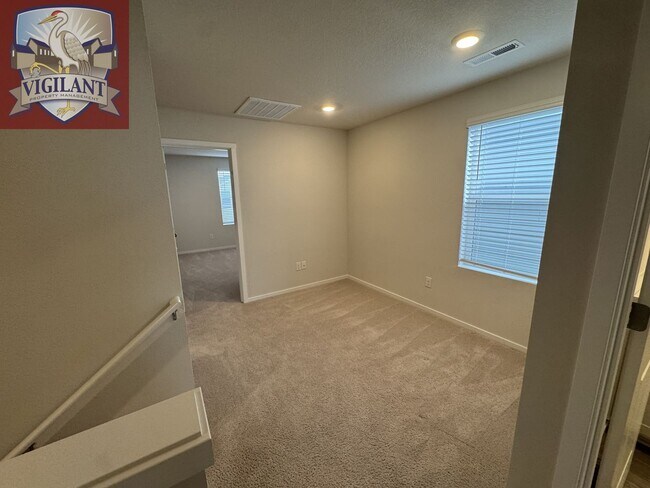 Building Photo - 3 Bedroom home