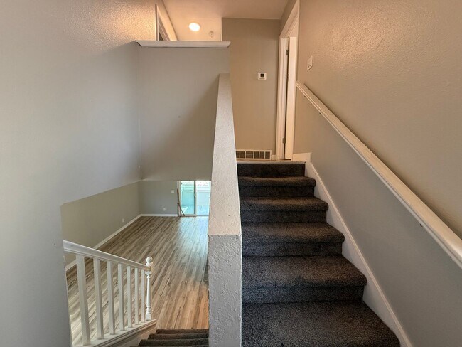 Building Photo - 680 E Malibu Dr