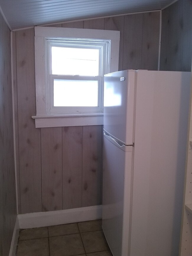 Building Photo - 703 E Colonial Dr