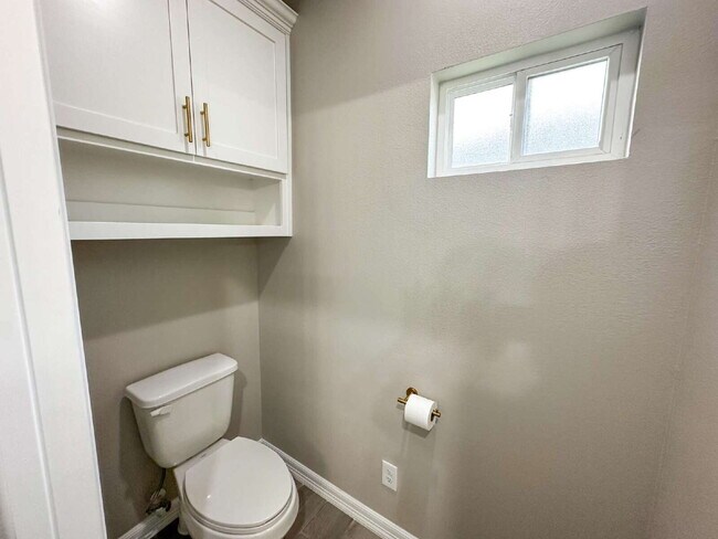 Building Photo - "Luxurious 4-Bed Oasis with Pool & 3.5 Baths in McAllen's Prime Locale!"
