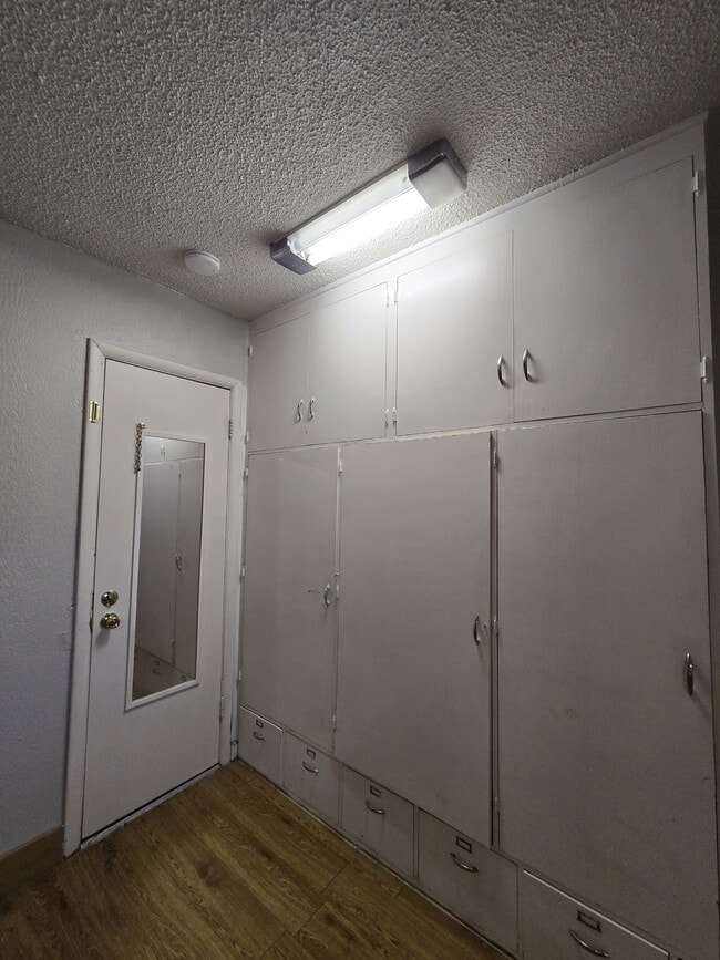 Building Photo - 714 S Fabrique Dr