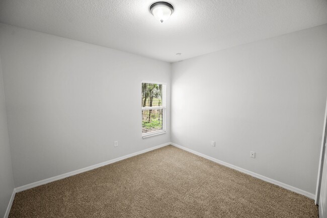 Building Photo - 1621 Town Park Ct