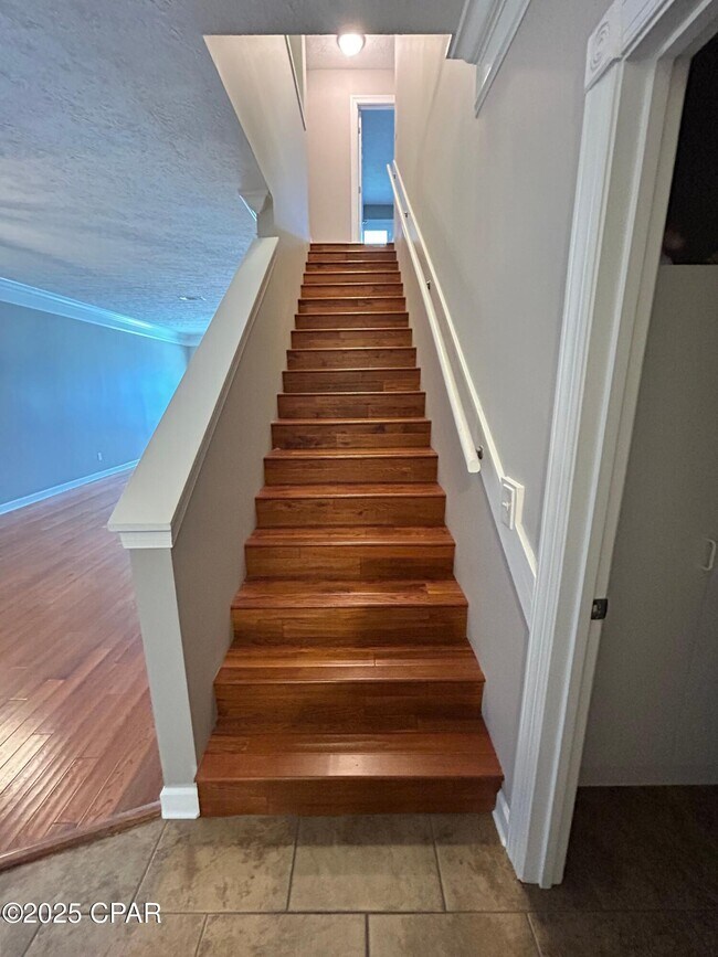 Building Photo - 2908 Country Club Dr