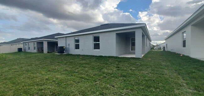 Building Photo - 4-bedroom Home in Villamar **MOVE-IN SPECIAL, 50% OFF 2ND MONTH***