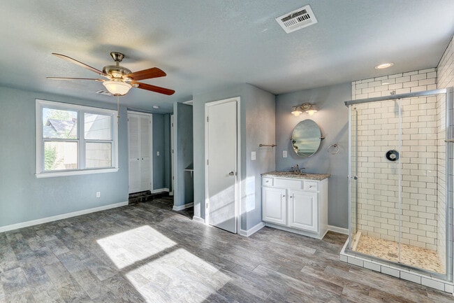 Building Photo - Remodeled Retreat w/ Covered Patio, Front ...
