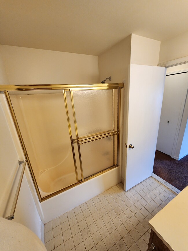 Building Photo - 15779 Canal Rd