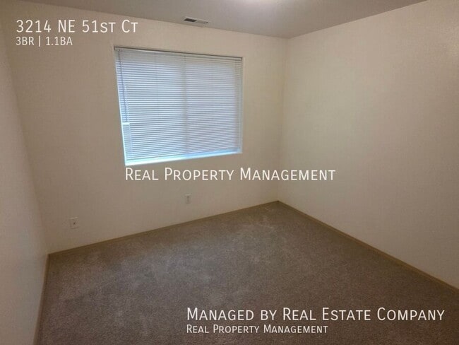 Building Photo - 3214 NE 51st Ct