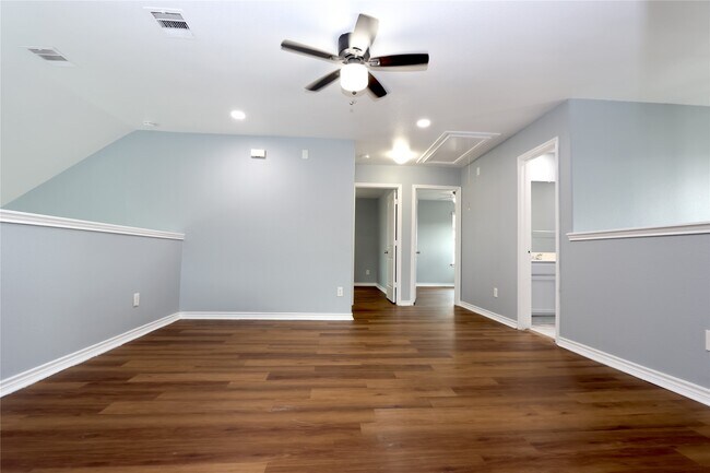 Building Photo - 9218 Mission Arbor Ln