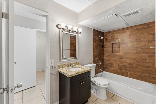 Building Photo - 16958 Jenikay St